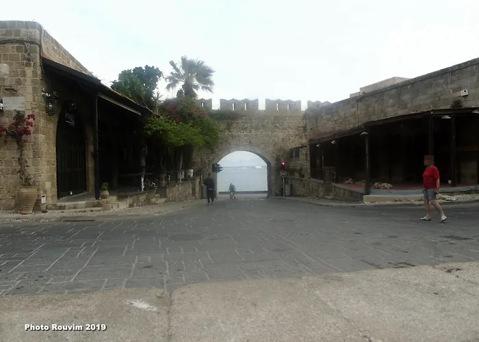 Star Sianna Village To Let Inn